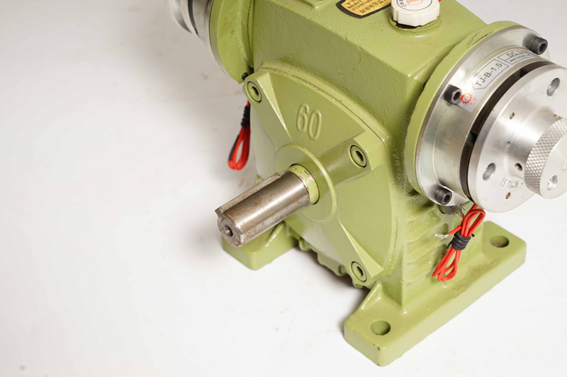 減速機(jī)漏油是常見(jiàn)問(wèn)題？還是操作不當(dāng)？